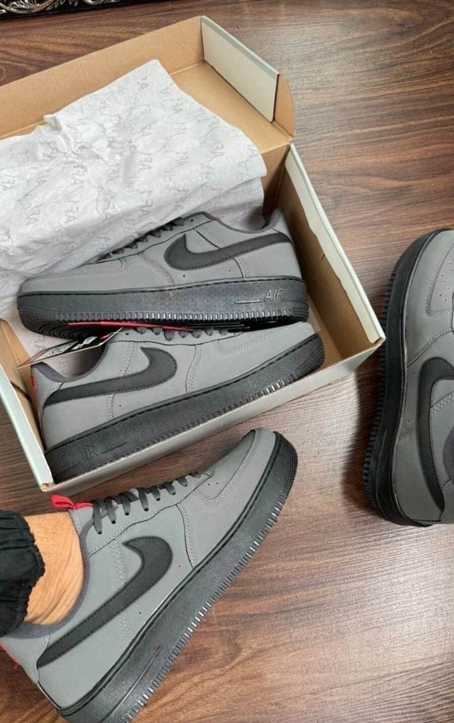 Nike Air Force 1 - Chumbo com Preto