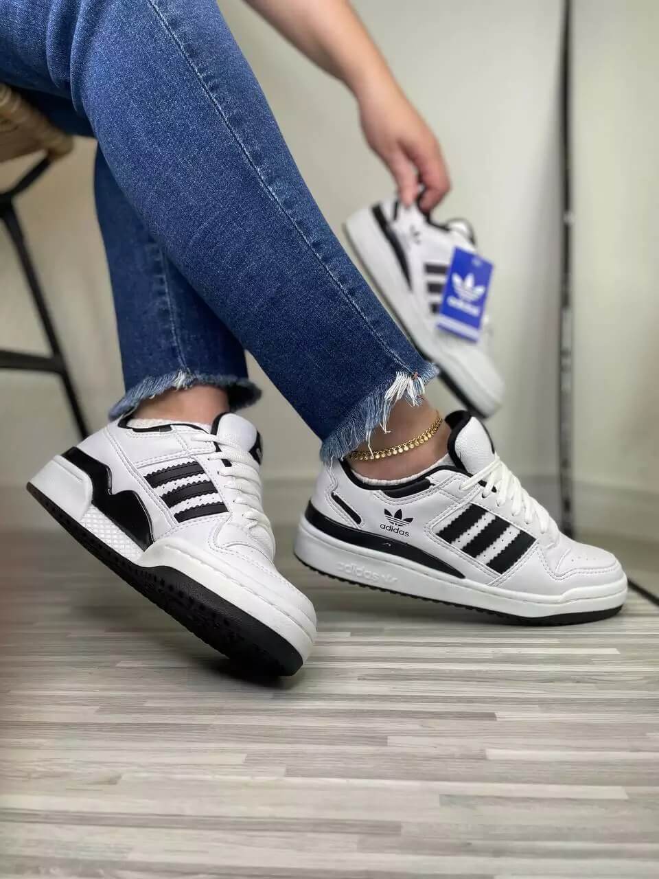 Adidas Forum Low - Branco com Preto