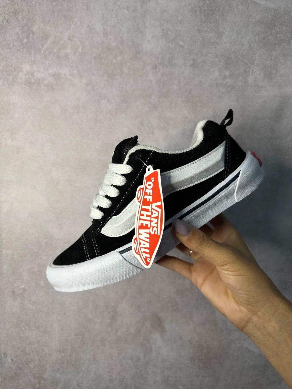 Vans KNU - Preto com Branco