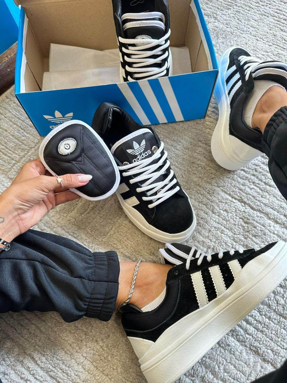 Adidas Campus Bad Bunny - Preto com Branco