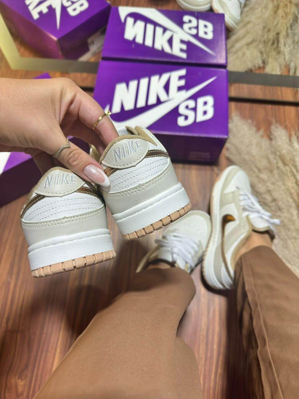 Nike SB Dunk Low - Dourado