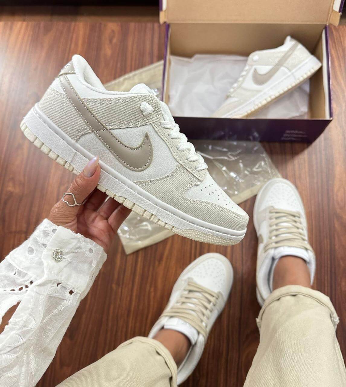 Nike SB Dunk Low - Creme com Glitter