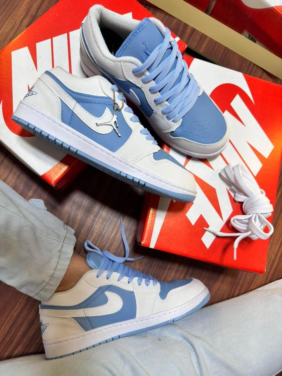 Nike Air Jordan 1 Low - Branco com Azul