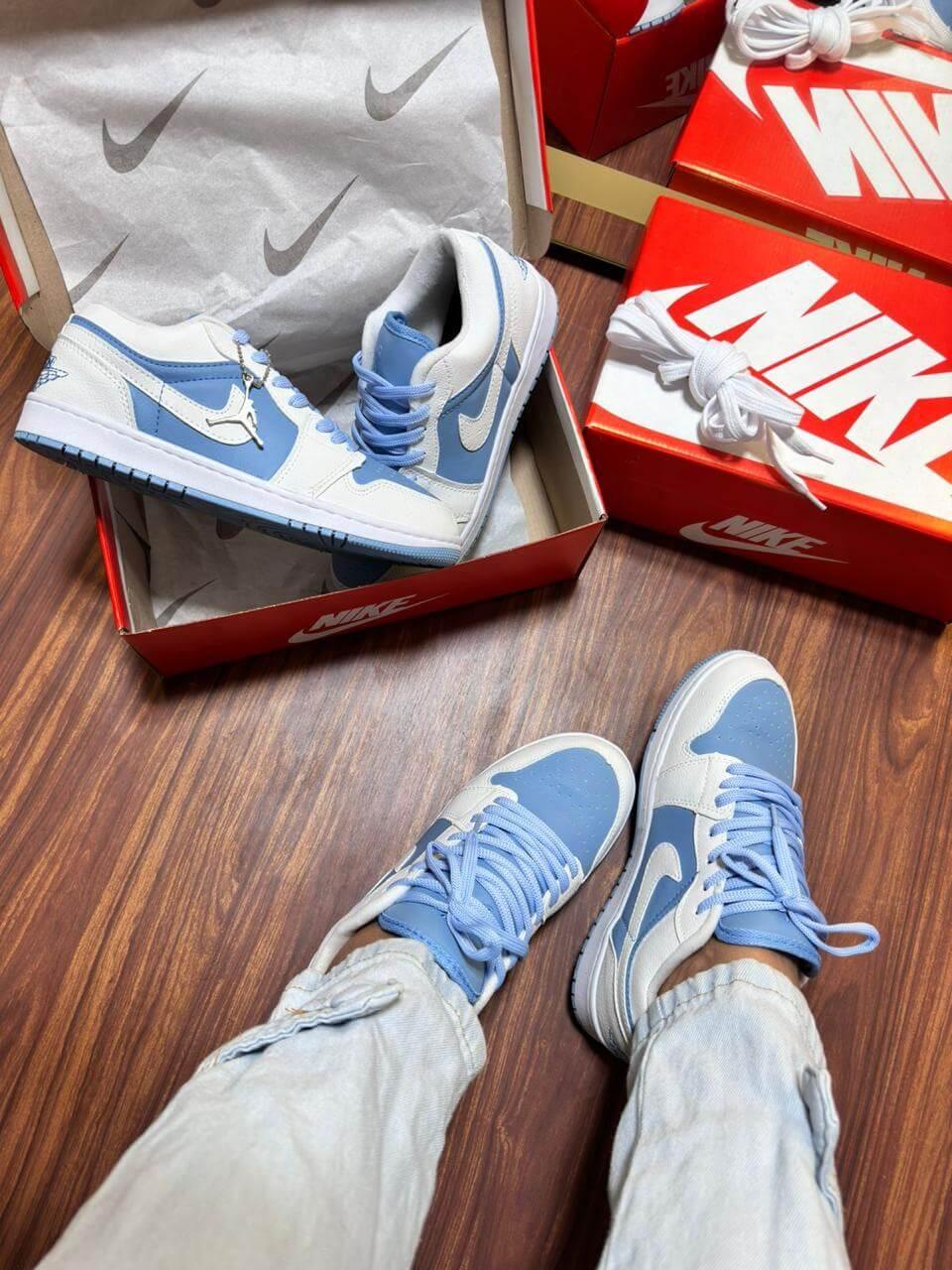 Nike Air Jordan 1 Low - Branco com Azul