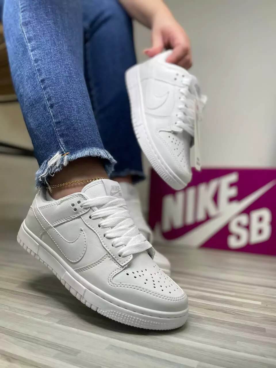 Nike SB Dunk Low - Branco