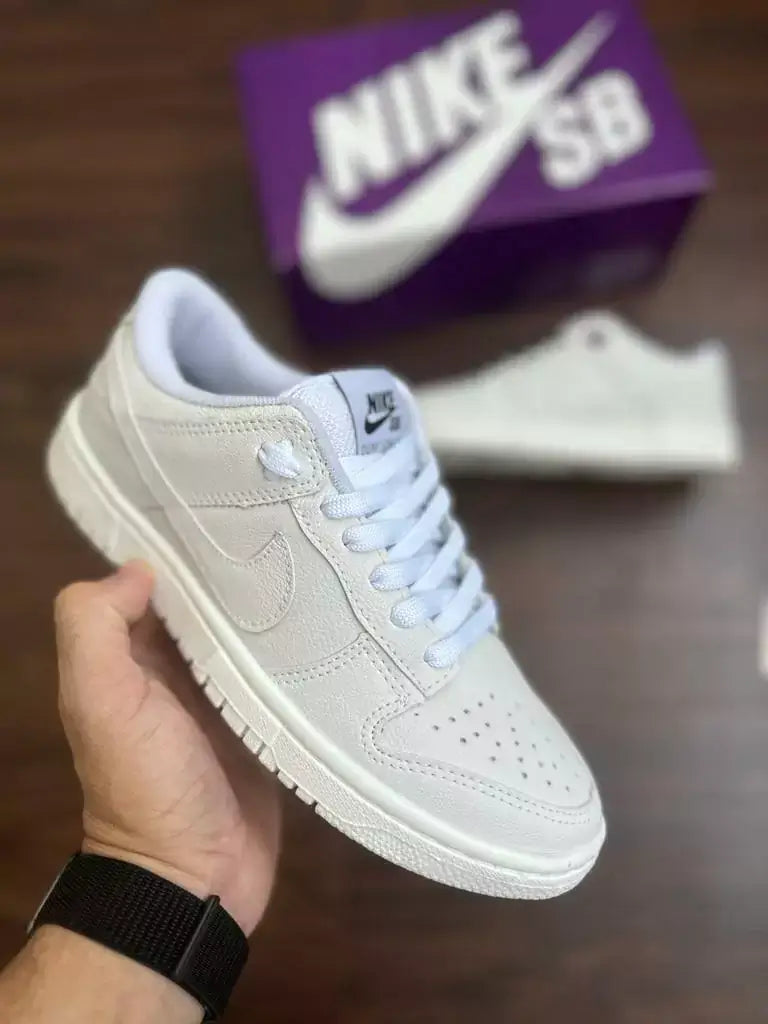 Nike SB Dunk Low - Branco