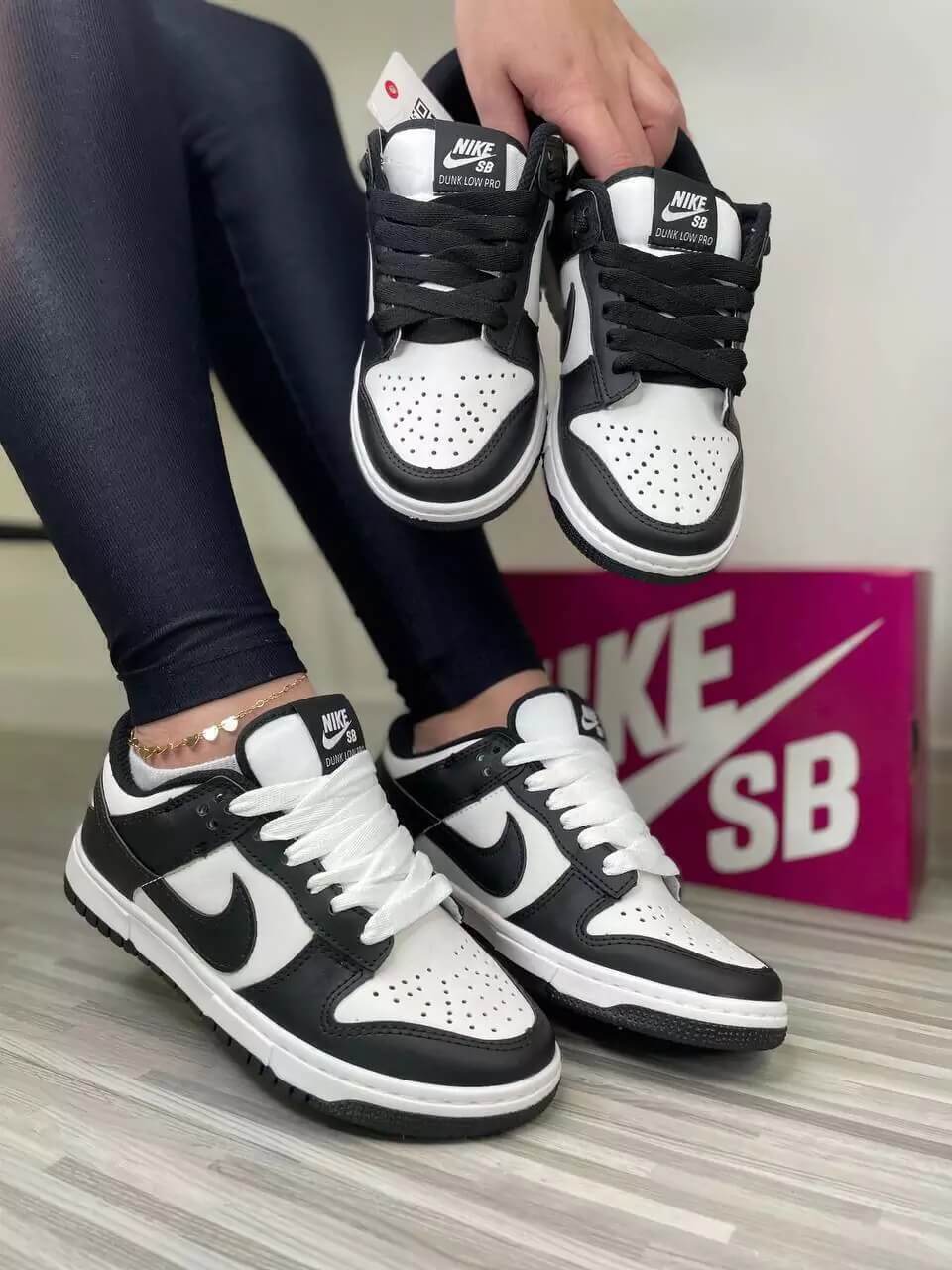 Nike SB Dunk Low - Panda