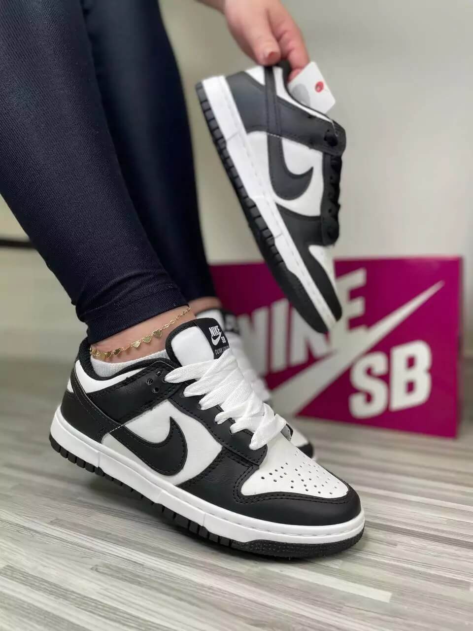 Nike SB Dunk Low - Panda