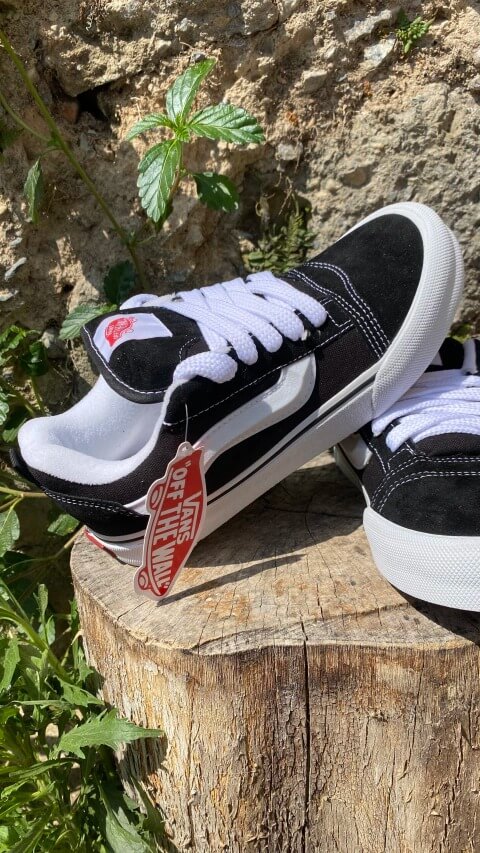 Vans KNU - Preto com Branco