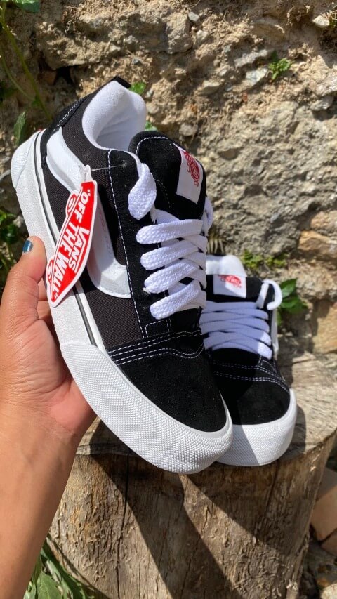 Vans KNU - Preto com Branco