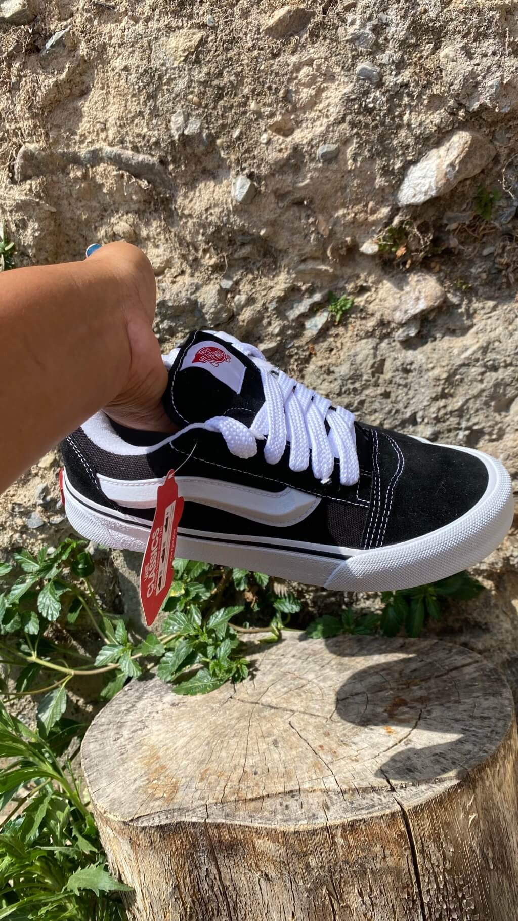 Vans KNU - Preto com Branco