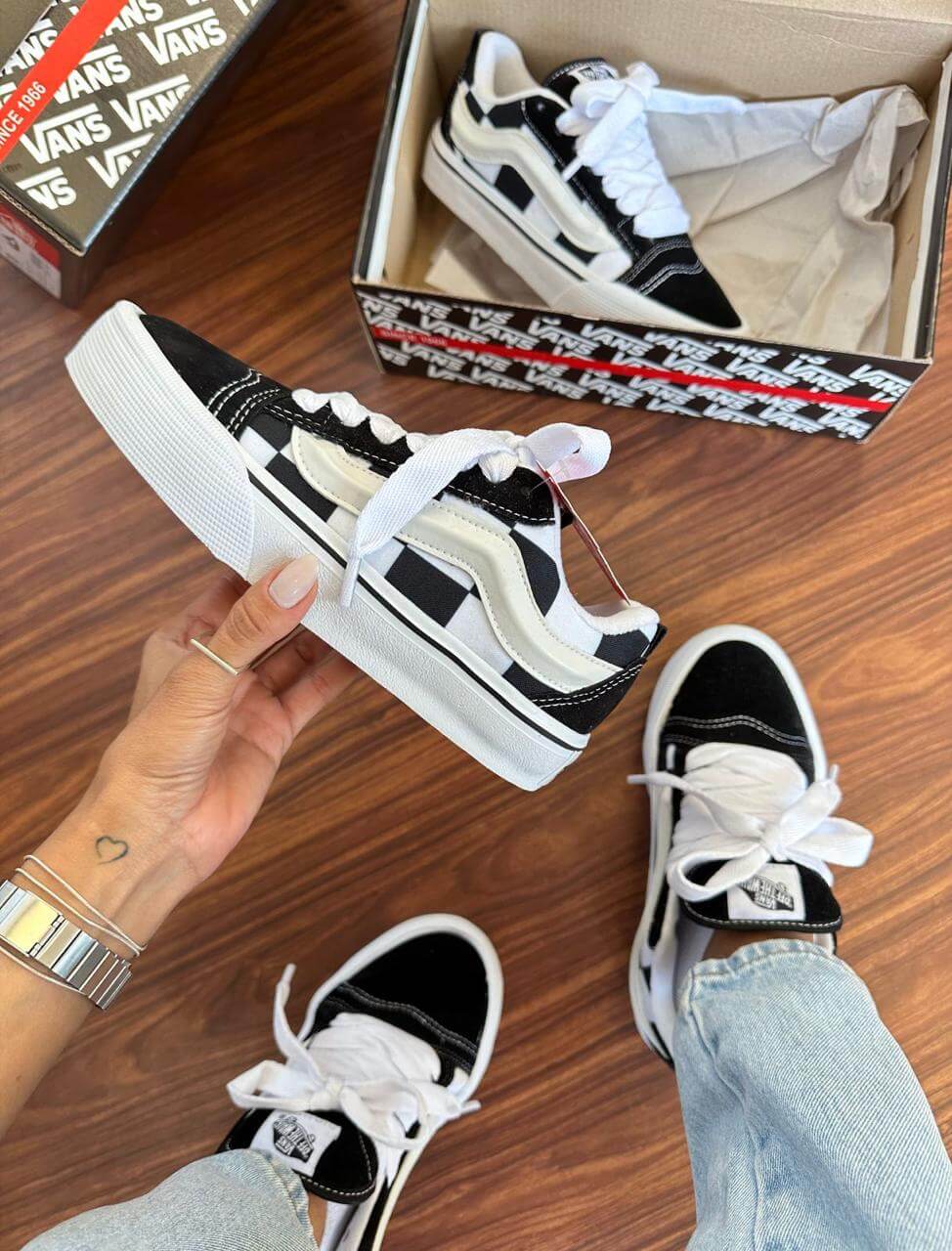 Vans KNU - Xadrez Preto e Branco