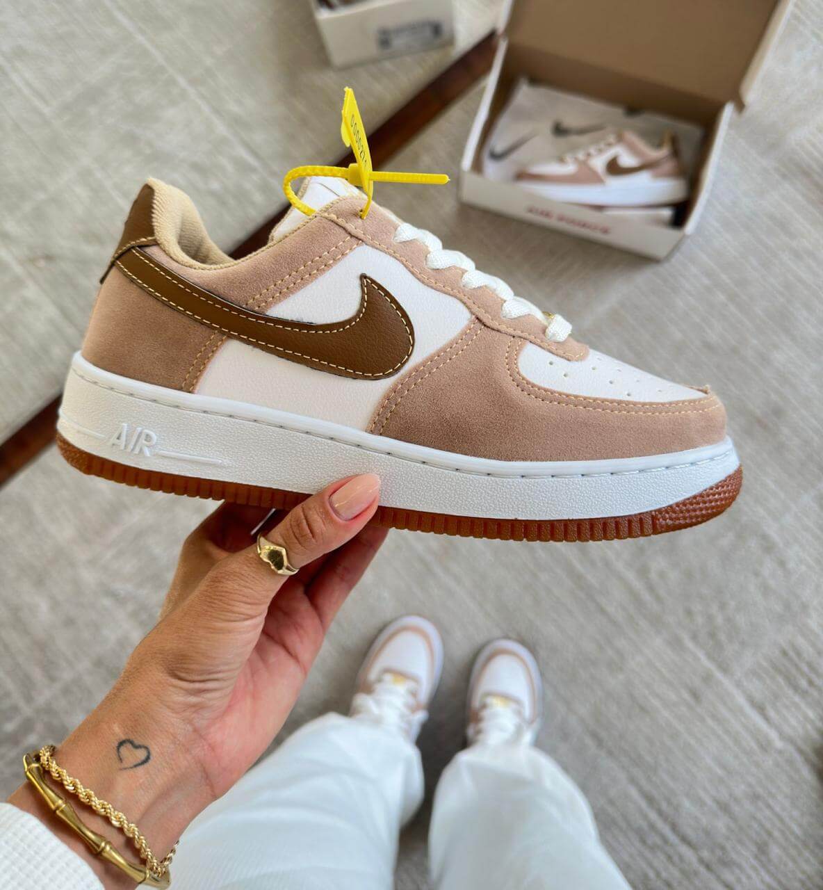 Nike Air Force 1 - Branco com Marrom