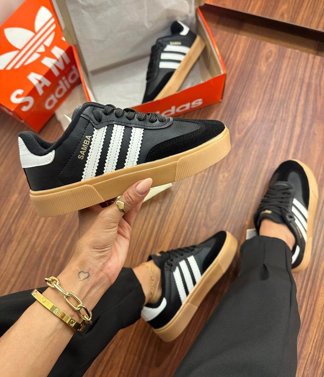 Adidas Samba Retrô - Preto com Branco