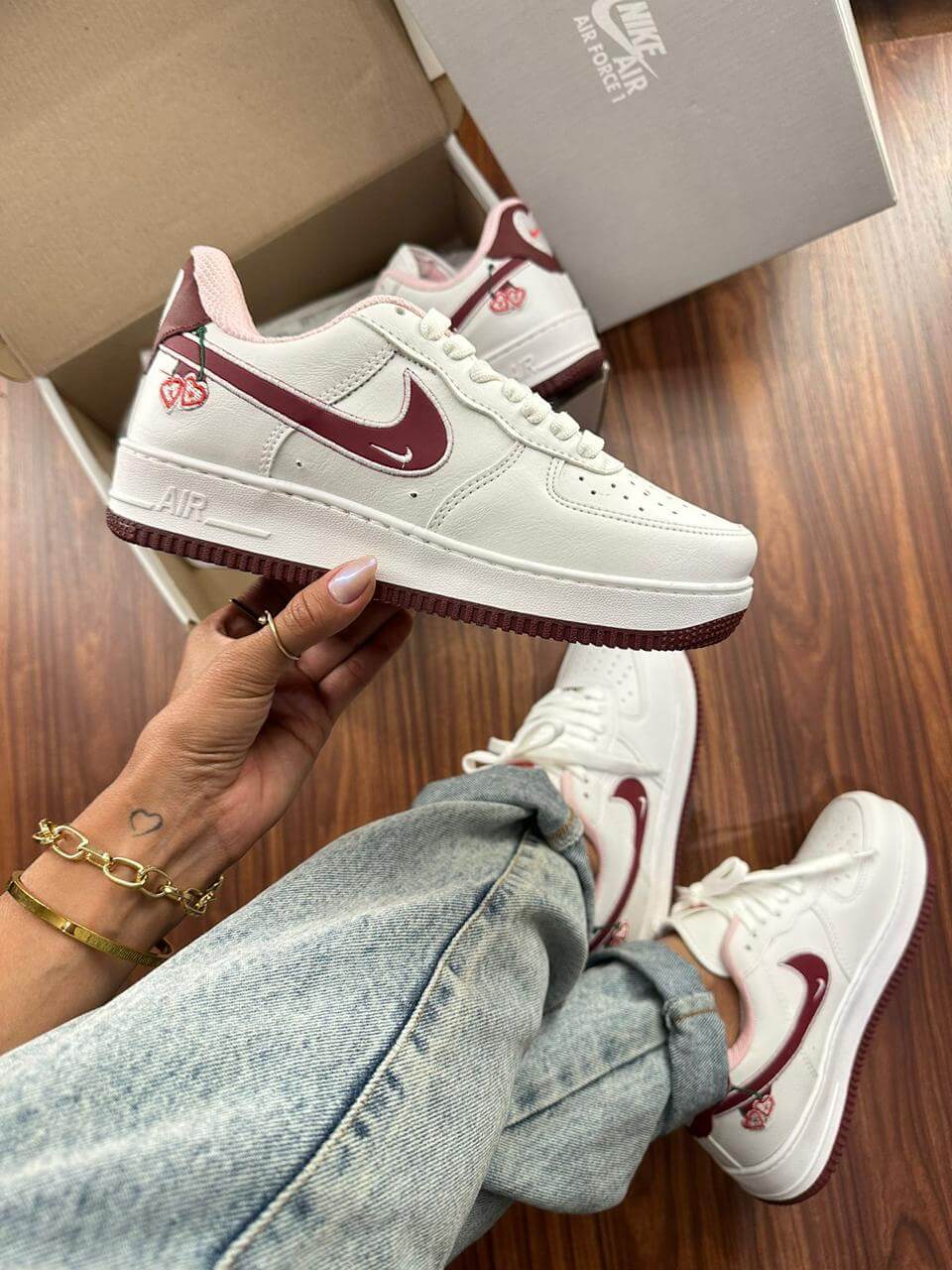 Nike Air Force 1 Cereja - Branco com Bordô