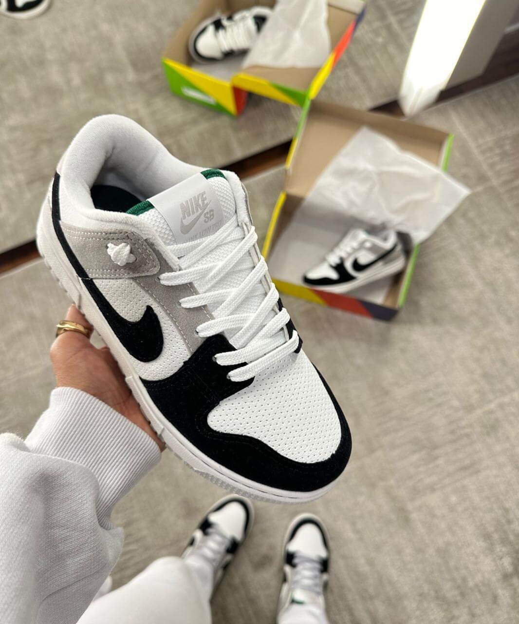 Nike SB Dunk Low - Branco, Cinza e Preto