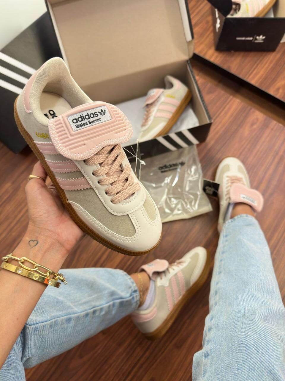 Adidas Samba x Wales Bonner - Creme com Rosa