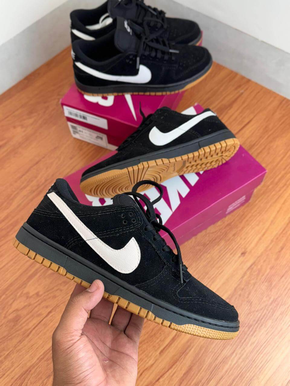 Nike SB Dunk Low - Preto Camurça