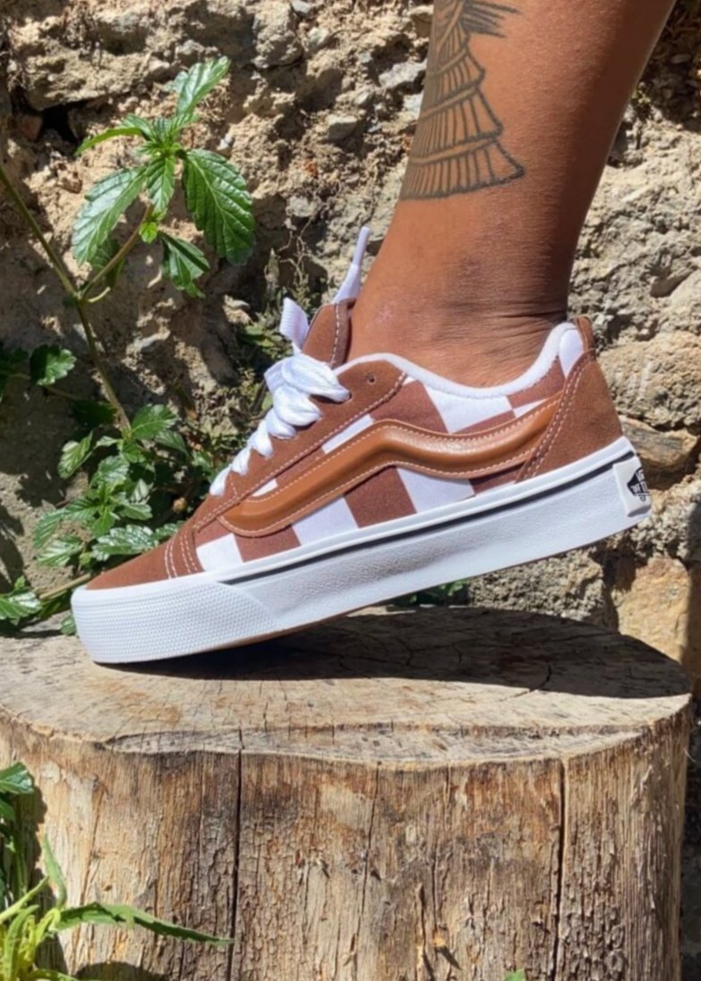 Vans KNU - Marrom com Branco