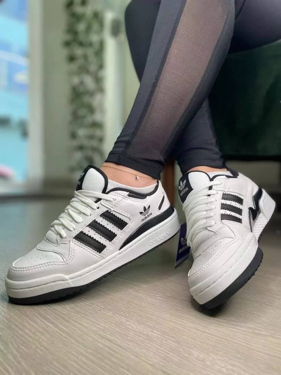 Adidas Forum Low - Branco com Preto