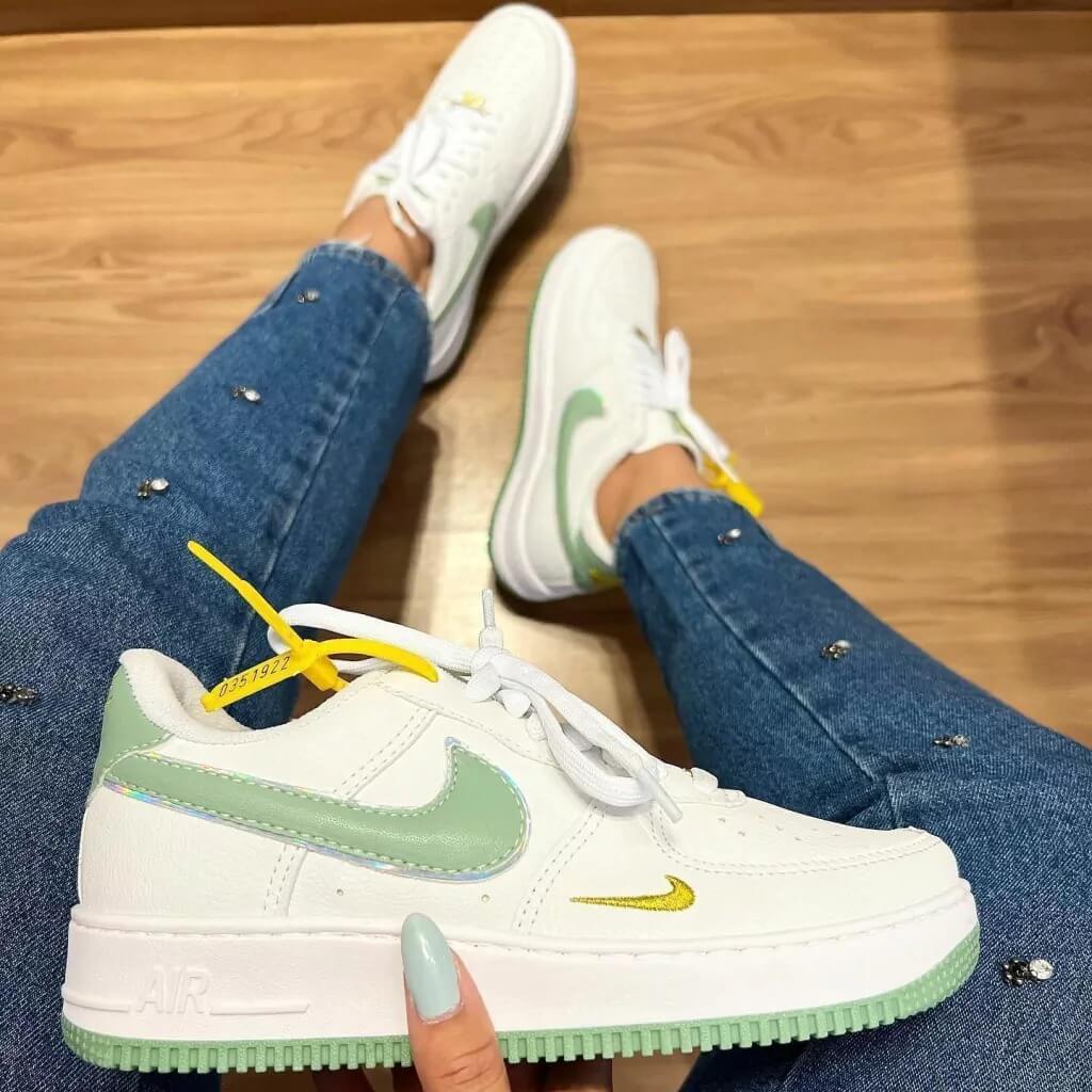 Nike Air Force 1 - Branco com Verde