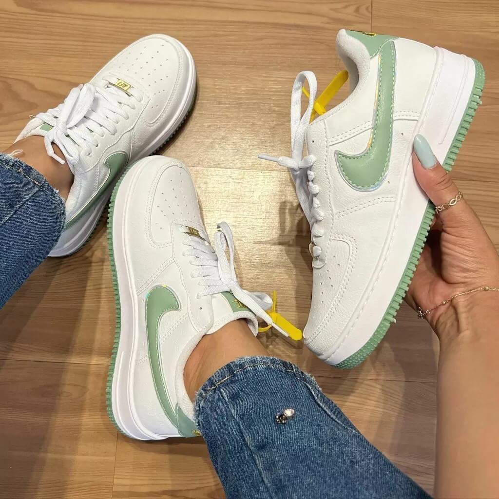 Nike Air Force 1 - Branco com Verde